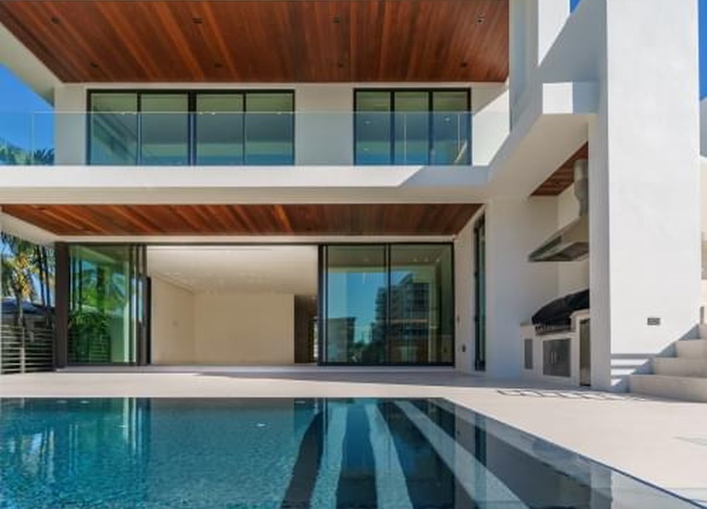 Pool & Wellness Facility